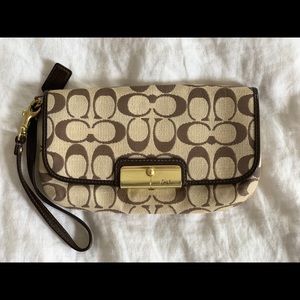 Coach Signature Foldover Wristlet Wallaet
